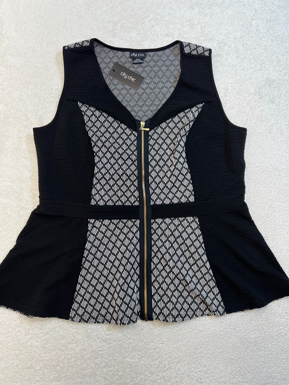 City Chic Women Plus Top Sleeveless Peplum Knit Geometric Black/White, Sz 18